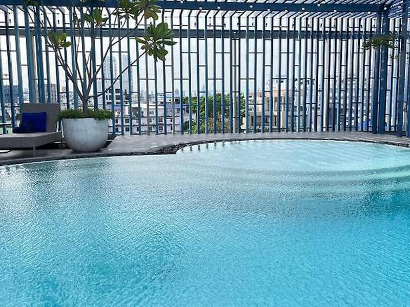 BC877211C6C6EEB15037209C3FD0688E