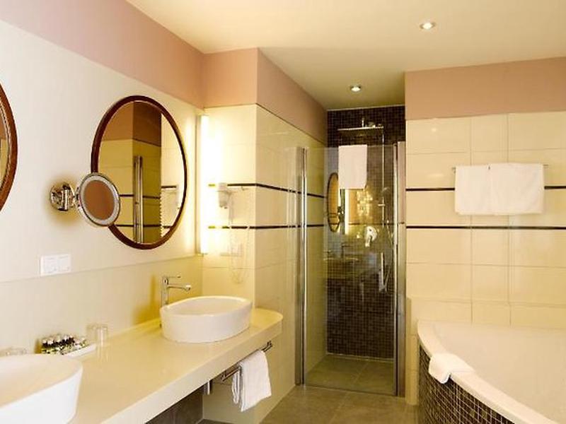 781B22DD1E9DF14B21D3BD32E26E1C66