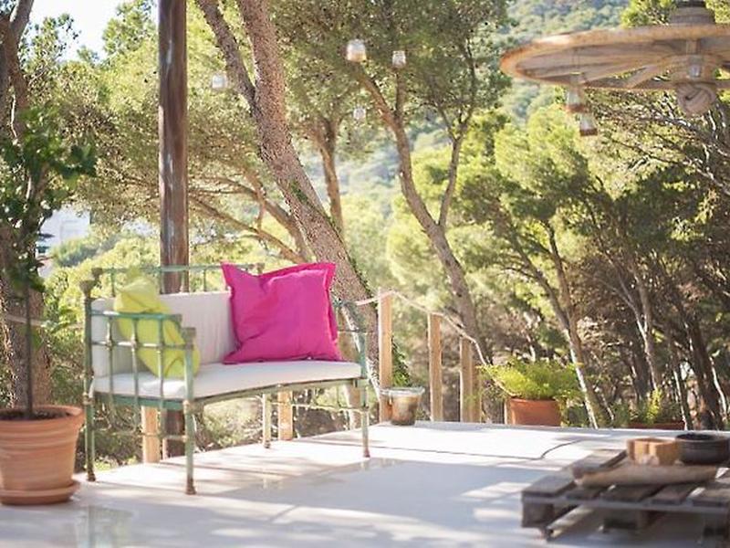 DE18502B1B27C343EBD9979AA6A788CA