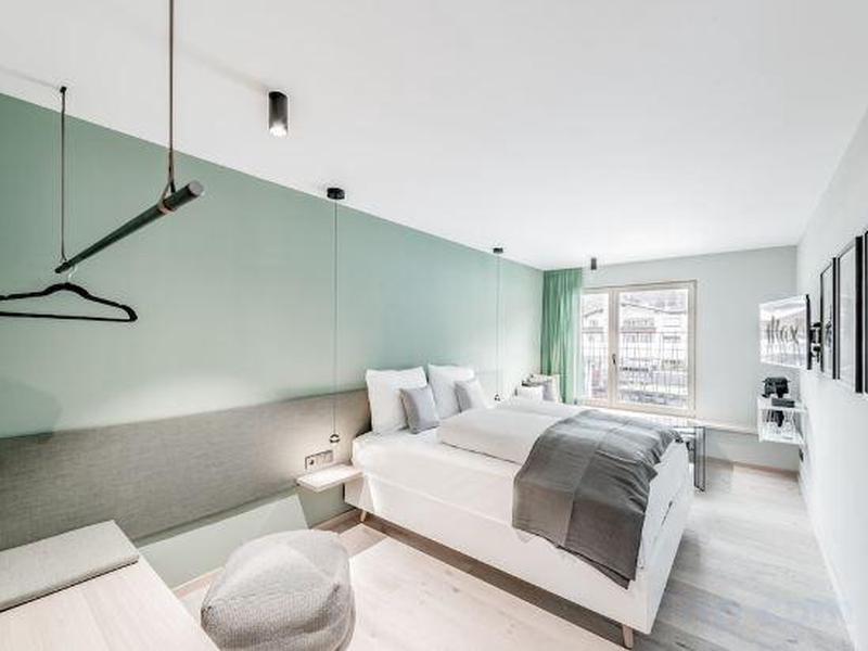 E62BE890E9570804DEAF404B0FE3592C