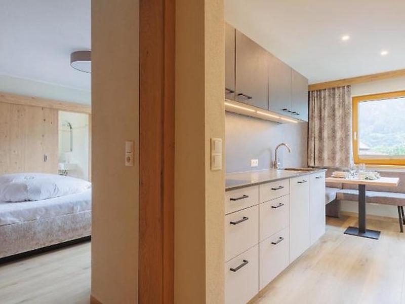 D76379EF906F9DF4955797571C7F5988