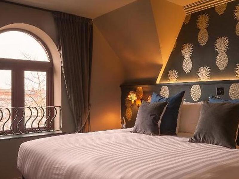 8BCD2E370502C22E2964695C16C55B54