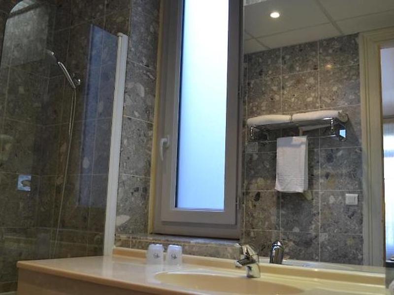 229B60C9778BA8DAEC7B146A74081C35