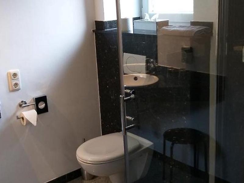 8B89655FC37485842A8A94DE4DC2FC6B