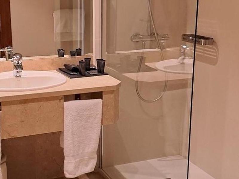 3A9B0C7E9202F9FFBE00F5DAA174A8E5