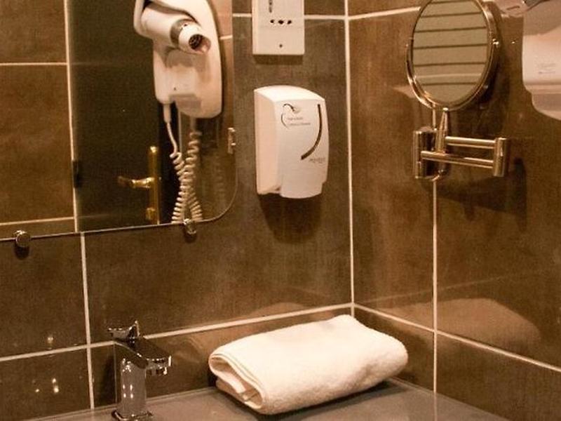 53CDCB5AA22392DE2D761DC320741227