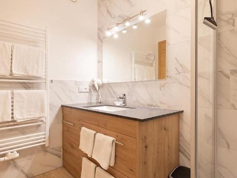 62ED8B7C186E3F0CA6DC55857F83D634