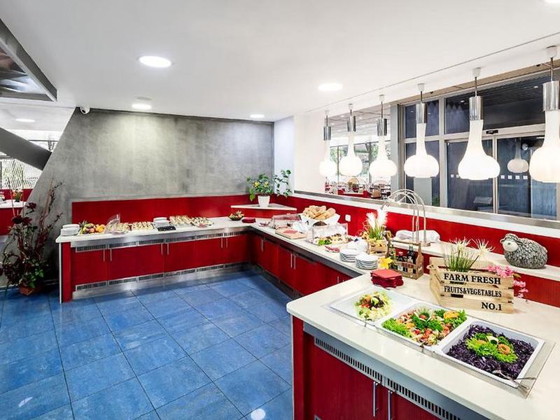 D18476037766A47852A691AED9B6875C