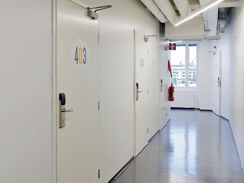 00FC80EC55C50F136D8D825E1C924296