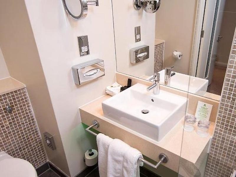 1BE086547BAFA916E14EAD81414E7BB9