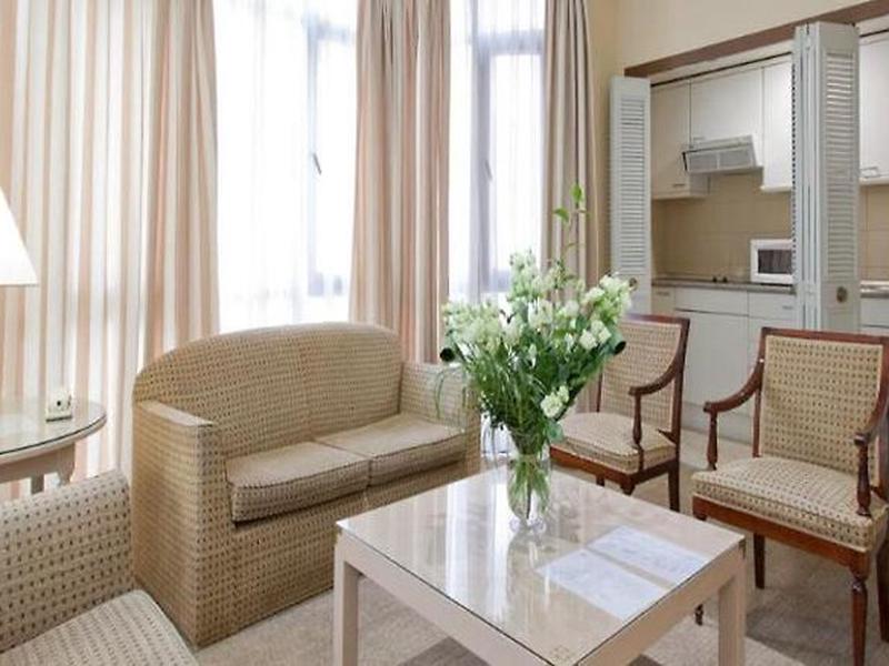 44DADE0FD0558F44CC95542C5F56DCE3