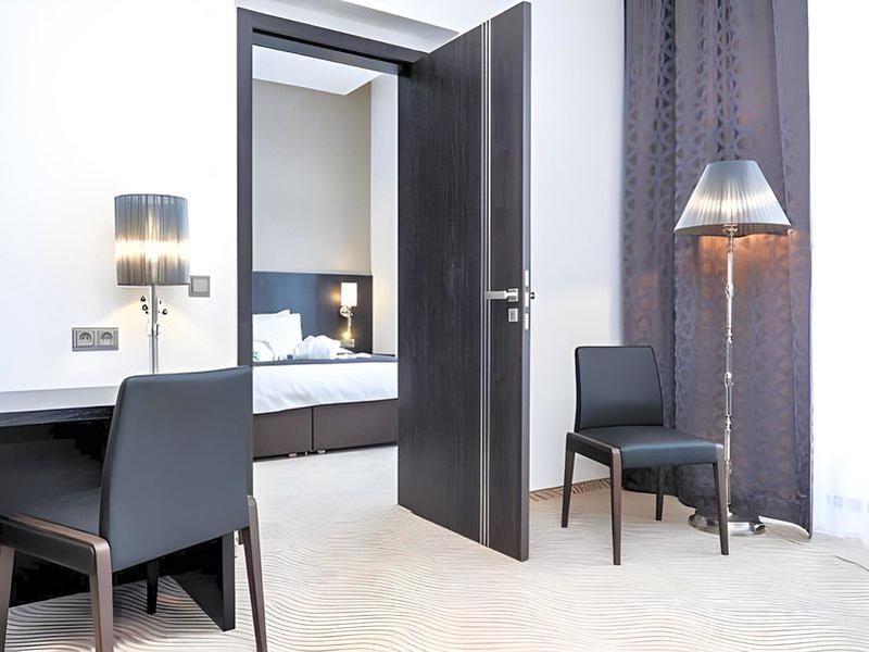 77EF16FC306EC869182170A085C72533