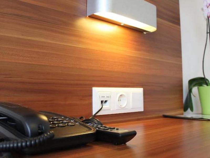 3A92AA1DA6C2D97BF935B241F7AE71E6