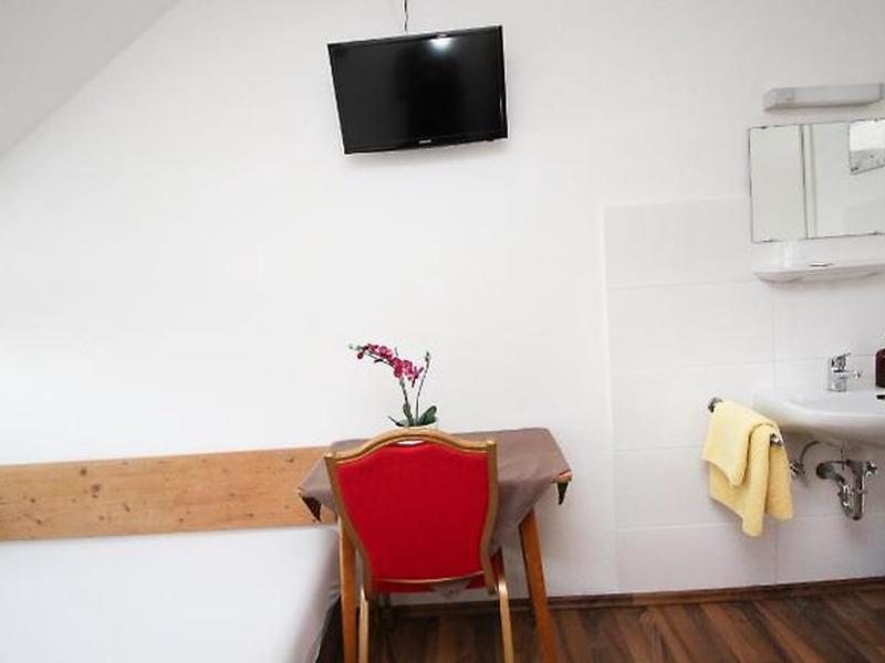 6BEDA0E62F9958357900FDEC1749B172