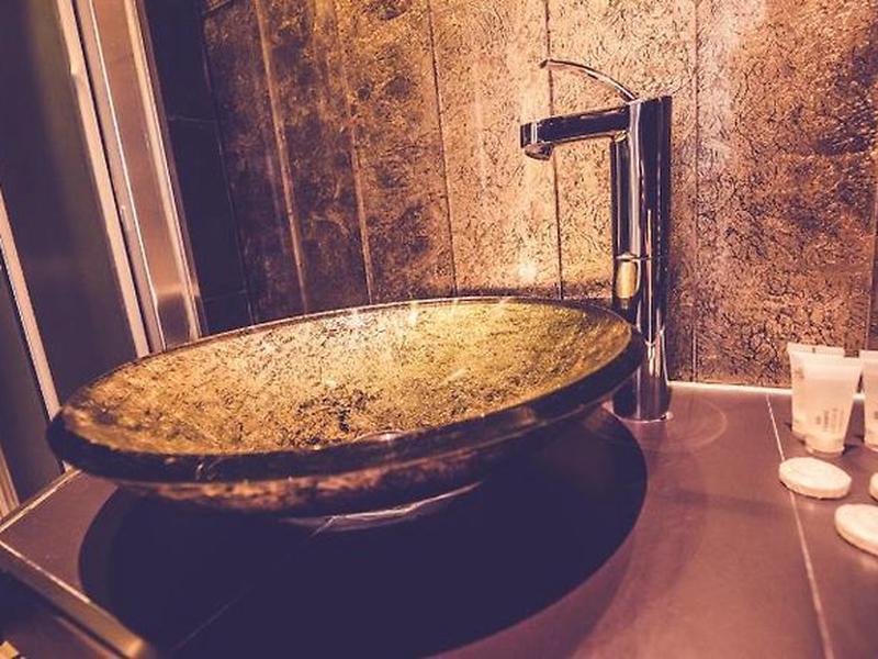 3C0004D8B9CDAA40F78AAAF292E57AB0