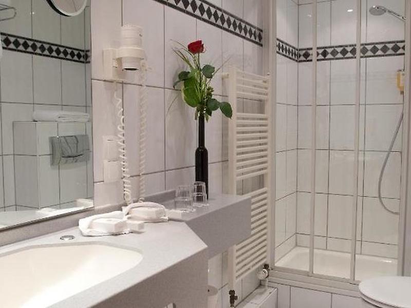 ED51B1C59E804C2CF7FF39FA8D294106