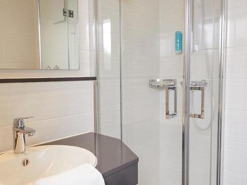 04472415DD17A12877AB8BD0F1022136