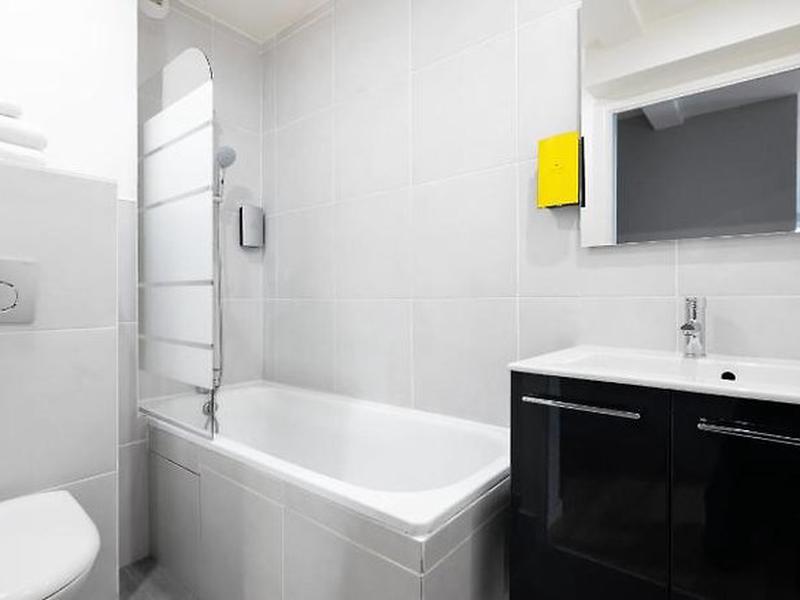 B569999ADEBA6195D2A222CAAE10DDDE