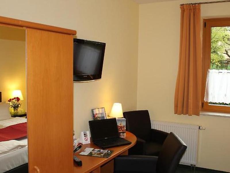 032AF0EB926DBA3B4F9E51FDF4201F4A