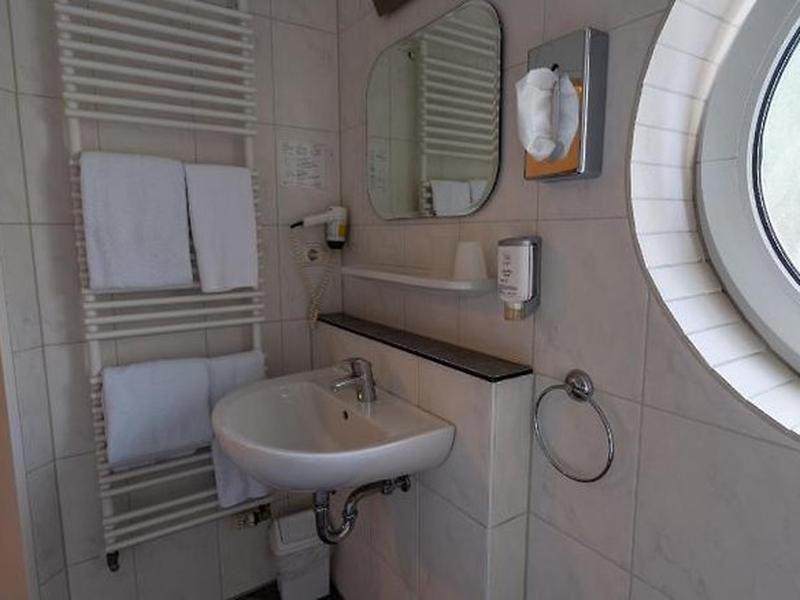 2AB589F98D8EF9DA4D9D942EF3D1C81D