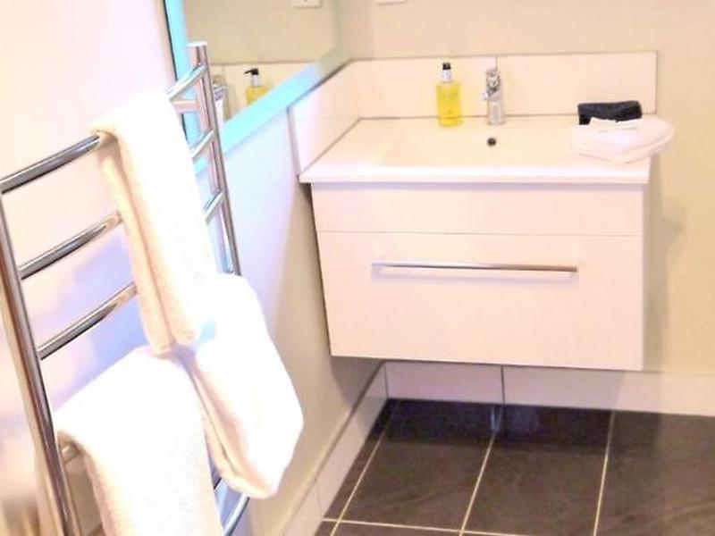 8AFA1D5D75403F575EF2A7401189F1B0