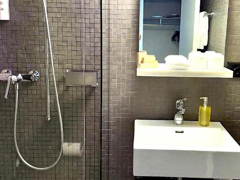 B0FE8270F3ADD5B4EE7B0012012D1923