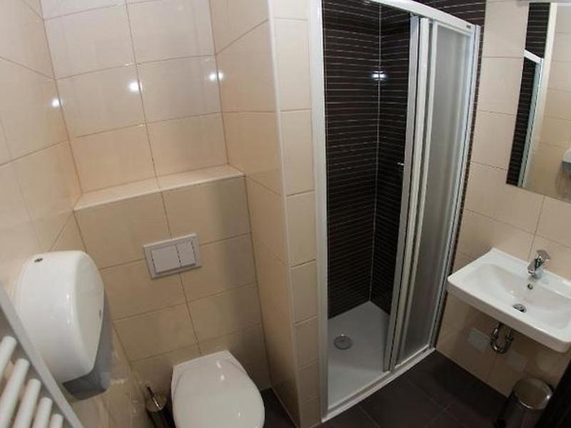 941333A281BAF8A1E550D58715F3F3D6