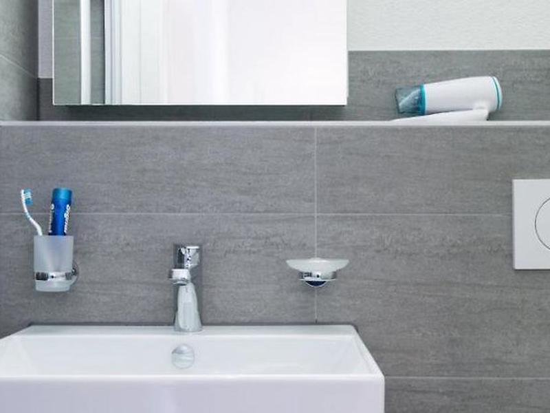 3BF6880B418375CAFF8146C3DCF8110C