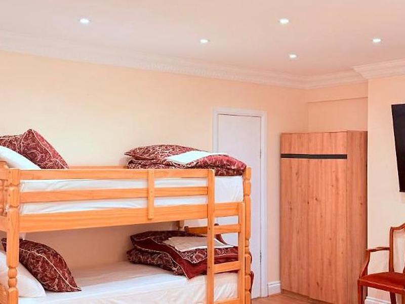 9FF51B128CFD83463BBAAF1FD8EAA298