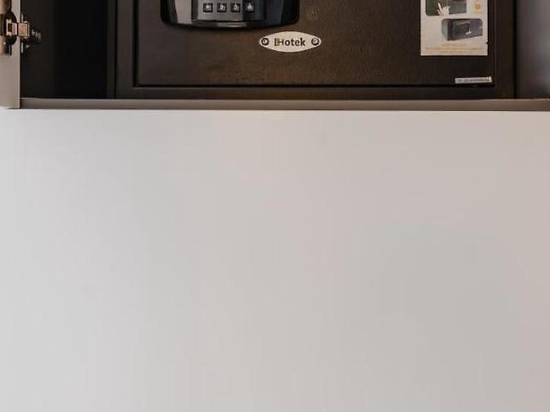 259E171C08C1F9BE9777DFF3CD2805F6