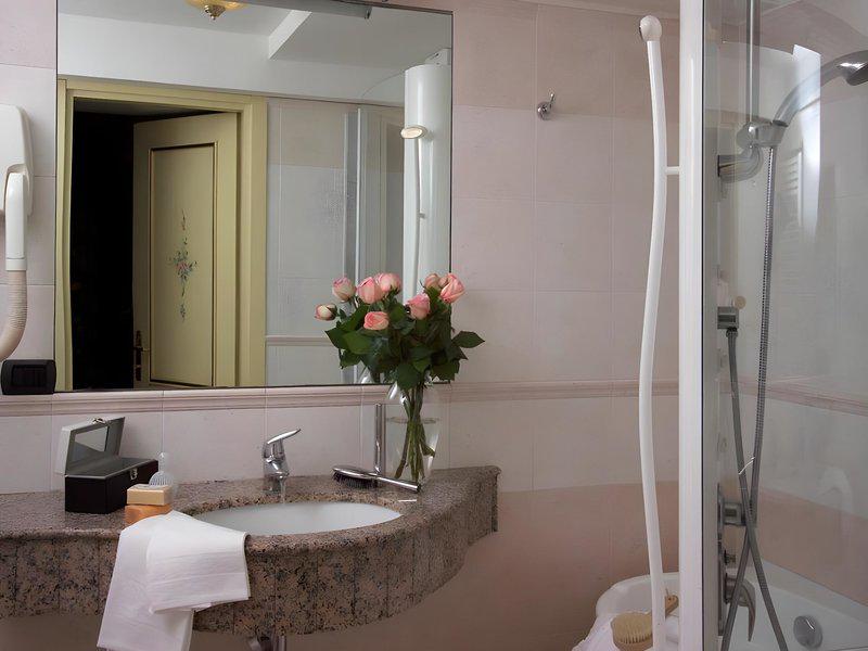 684FE81B877E399344239DCAD9C3A78B