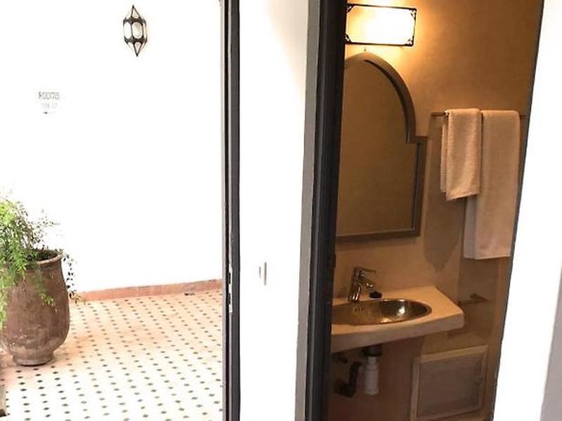 D9E7C77C5FB037E8A5DF5AEB46F0F441