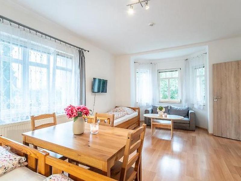 6FA74237155597DF9EC00CACAD16763A