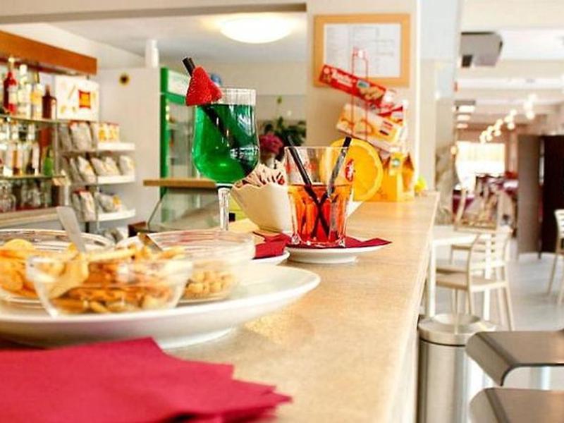 21399B9D24181186A21076AA45DA4E45