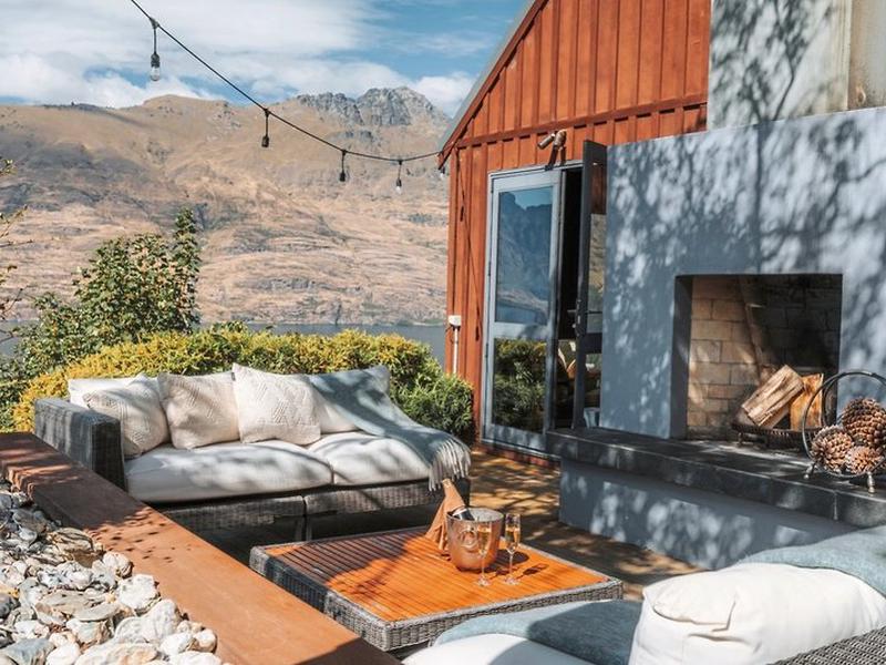 B46B58B25BB7DDB364E2C1326C818D28