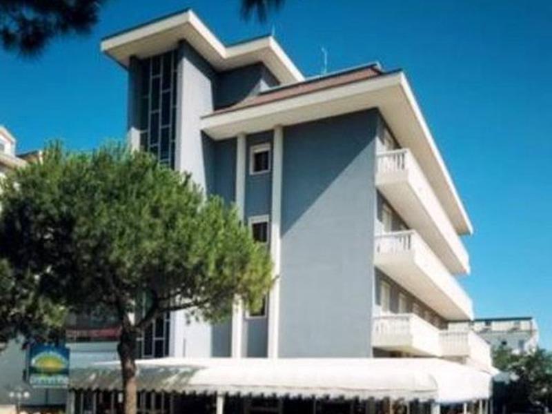 33789C18C12358CA78C0E96093A6BFD3