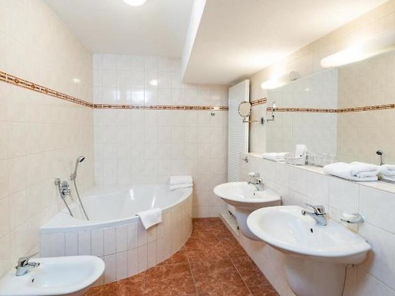 752399209A428F9FF7972E398A275DB5