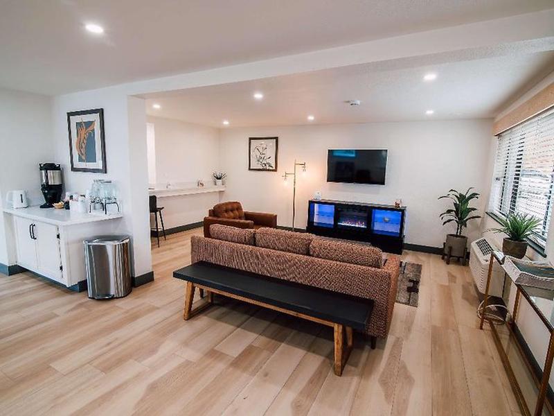 FC3AE1D372537605A1462A7D34A2D461