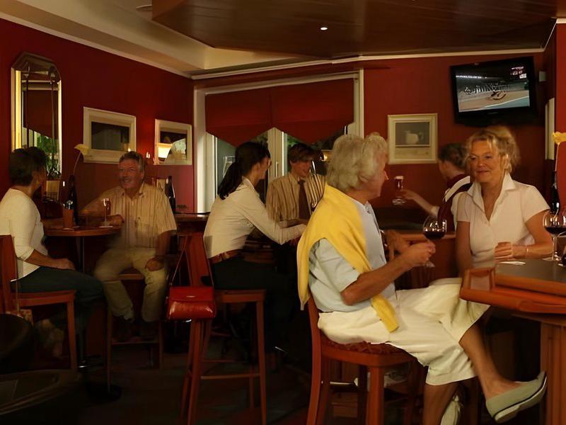 98A69D0192CD1AAEE3B29AE9512E32F1