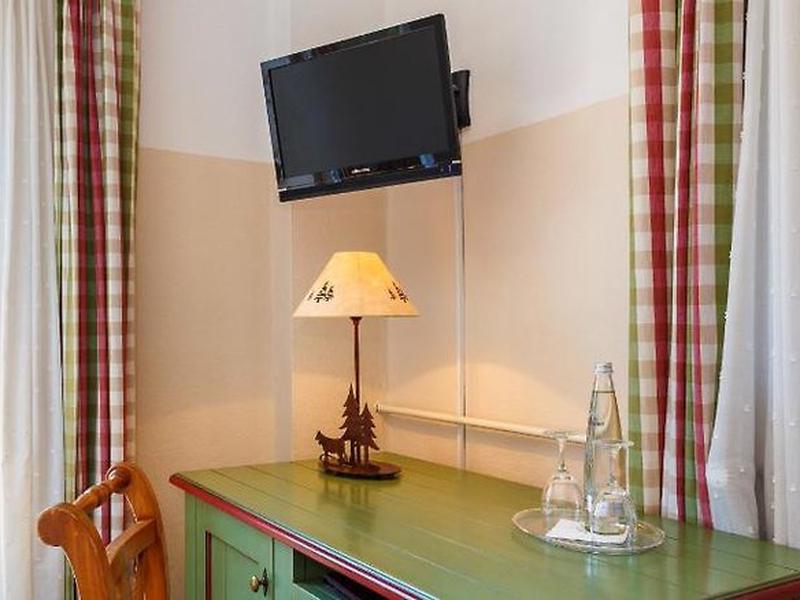 E8565121C9B2164EF06EFF4184830D3F