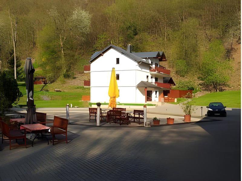 2DEE4CE25C7E03C4B27A20F5432ED111