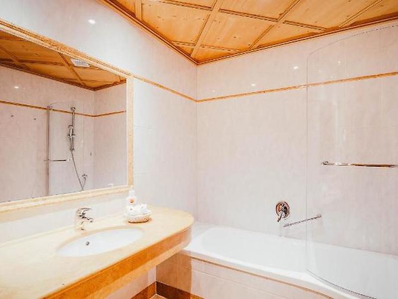 EF6B12F69230FE9AC00B1FE629E55098