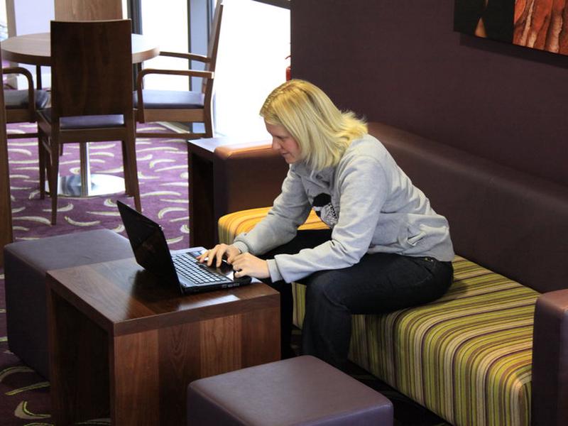 BD9043937D87E706145A9EBEC7780EE4