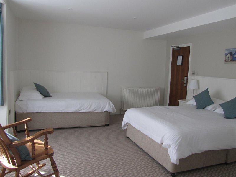 Ommaroo Hotel