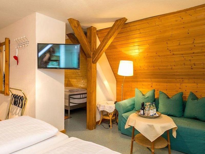 FF538717F635E3F21C015BAE4A3429E7