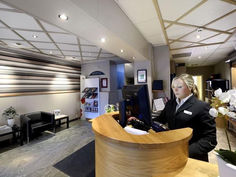 63B4B882175421F928D6D04FDDF12CB6