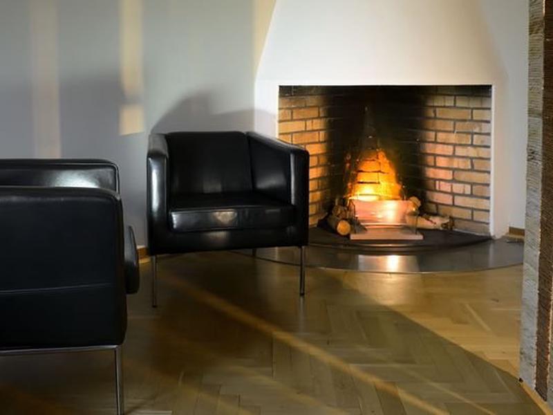 9DE632E3103DCAF15D9E035F05BA7027