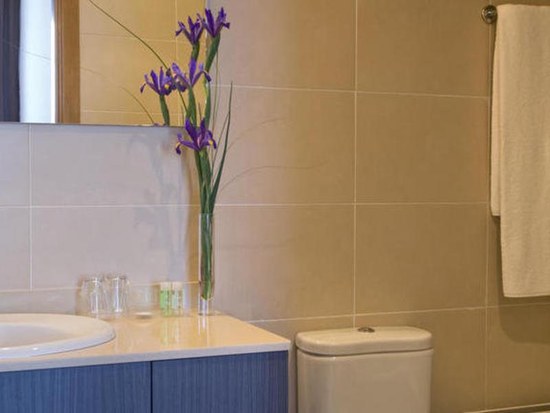 8B9267D8EED37B88D4062B4886E7D877