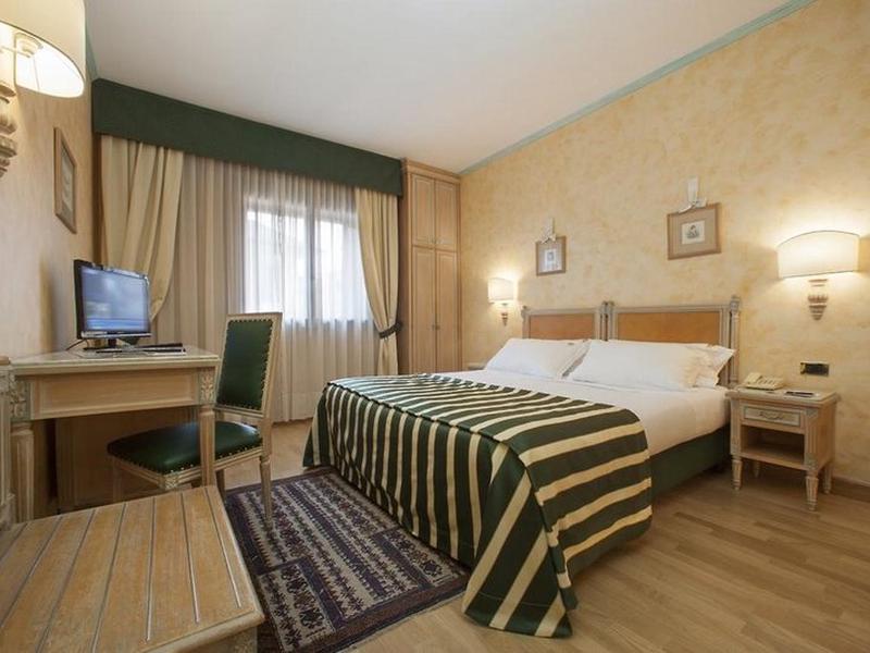 CF4E6C2D200D1D47AB66BDB22625A51E