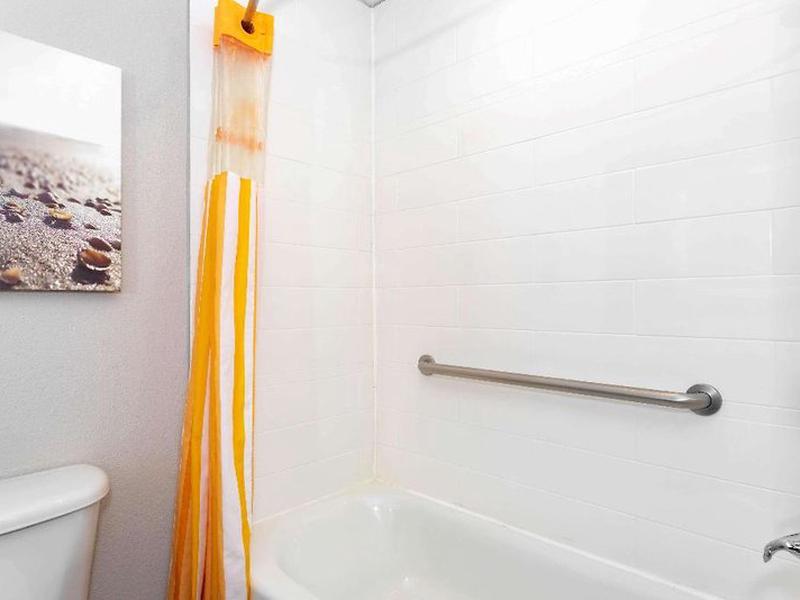 12629CDFBC6E35AA5D9372BC1C1615E5